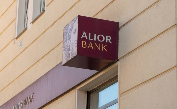 Alior Bank z ważnym komunikatem do klientów. Twoje hasła mogą być zagrożone, fot. Shutterstock