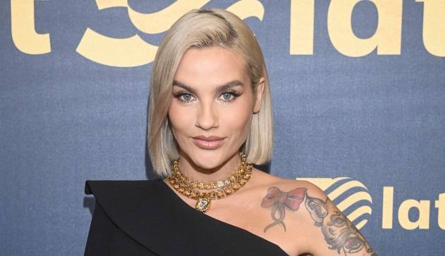 Karolina Gilon szaleje na plaży, odsłaniając wytatuowane ciało. Skąpy strój odsłonił naprawę sporo!