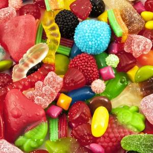 Nie szczepionka, nie leki, to właśnie słodycze pomogą w walce z koronawirusem? Opublikowano badania