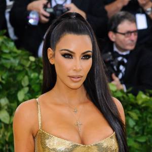 Kim Kardashian wyprężyła wdzięki w kusym bikini. 41-latka rzuciła internautów na kolana [FOTO]