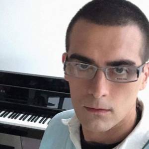 Quebonafide został twarzą kultowych krzyżówek panoramicznych! Raper znów zaskoczył fanów