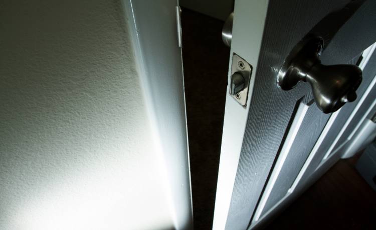 Media: Znaleziono zwłoki mężczyzny. Ciało leżało w hotelowym pokoju przez blisko 2 tygodnie