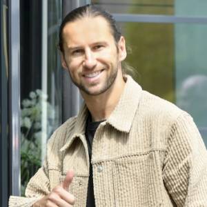 Celia Jaunat pozuje z nagim biustem. Grzegorz Krychowiak pokazał gorące zdjęcia z Fidżi [FOTO]