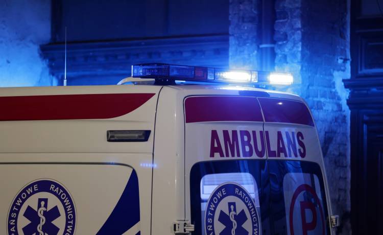 Wykorzystali defibrylator z pociągu, który dopiero jechał. Niewiarygodna historia z Warszawy 