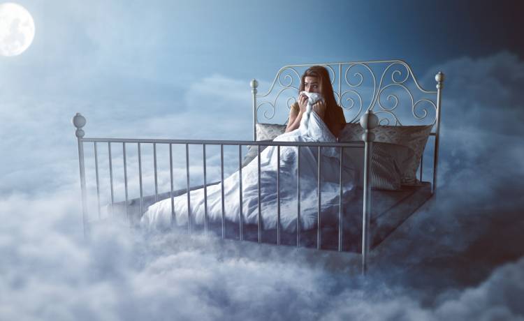 Dlaczego śnią nam się twarze osób, których nie znamy? Wyjątkowe ciekawostki o snach