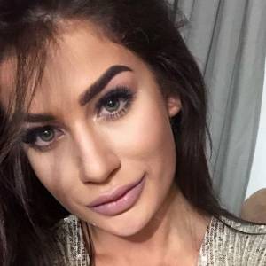 Marietta z "Hotelu Paradise" przeszła spektakularną metamorfozę! Fani podzieleni: "Fryzura świetna, kolor nie"