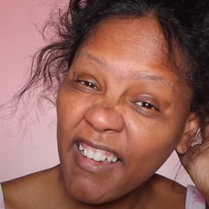 Pokazała jak odmienia ją makijaż. Nagranie ma miliony wyświetleń