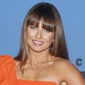 Anna Lewandowska naga od pasa w górę. Zapozowała topless przed lustrem [ZDJĘCIE]