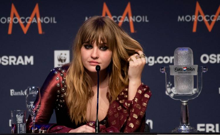 Victoria De Angelis pokazuje śmiałe kadry spod prysznica. "Perfekcyjna kobieta" [FOTO]