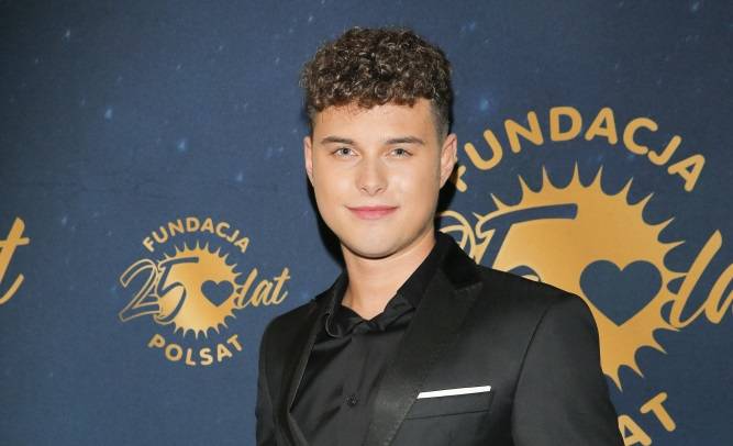 Zmiany w życiu Adama Zdrójkowskiego. Pokazał zdjęcie z piękną dziewczyną! [FOTO]