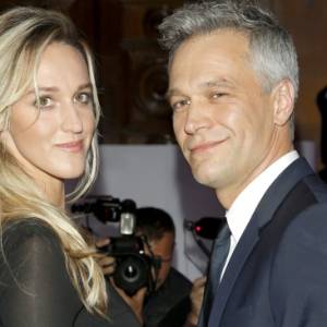 Ola Żebrowska w samej bieliźnie odsłania ciążowy brzuch. Powalający efekt! 