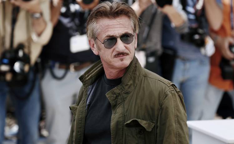 Sean Penn porzuca samochód. Pieszo zmiesza w kierunku Polski