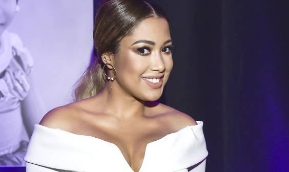 Odsłoniła koronkowy biustonosz przed obiektywem! Patricia Kazadi zapozowała w nietypowym miejscu [WIDEO]