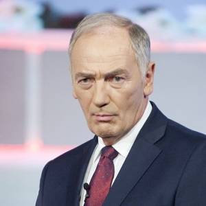 Co dalej z „Familiadą”? Zaskakujące informacje ws. Karola Strasburgera