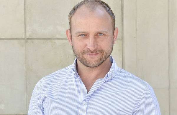 Borys Szyc zaśpiewał "Shallow"! Na scenie towarzyszyła mu córka [WIDEO]