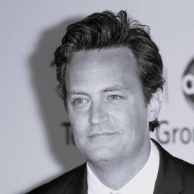 Bolesne wyznanie matki po śmierci Matthew Perry'ego: „Zaufaliśmy człowiekowi bez sumienia”