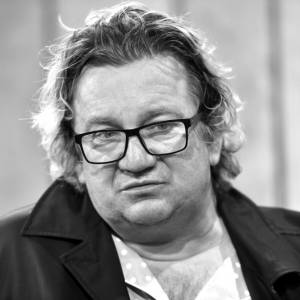 Antek Królikowski opublikował nekrolog ojca. Rodzina Pawła Królikowskiego ma ważną prośbę