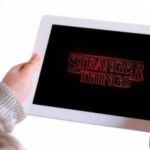 Reżyser Charlie Kessler złożył pozew przeciwko twórcom "Stranger Things"! Hit Netflixu to plagiat?!