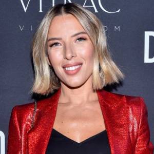 Ewa Chodakowska prosto z pościeli. Trenerka pokazała zmysłowy kadr