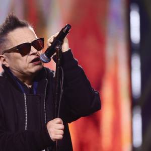 Dzisiaj wypadają 60. urodziny Muńka Staszczyka. Tak muzyk wyglądał kiedyś [FOTO]