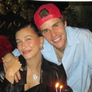 Hailey Bieber reaguje na doniesienia o rzekomym odobserwowaniu Justina na Instagramie: „Mam nadzieję, że to pomoże”