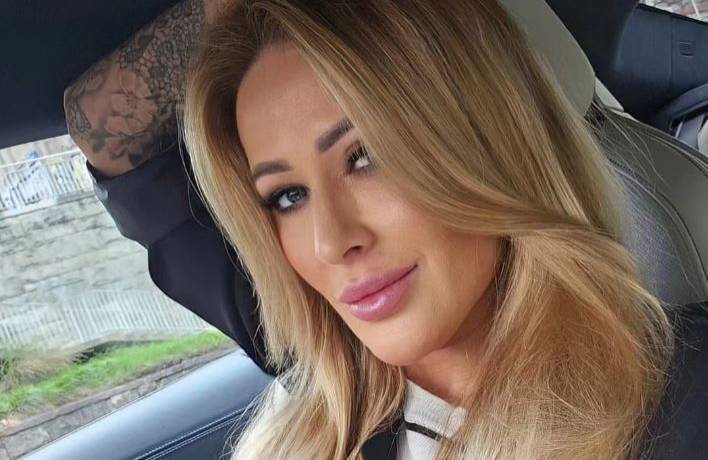 Sylwia Peretti w bikini. Celebrytka zbierała promienie słoneczne, pozując na skale. "Piękna" [FOTO]