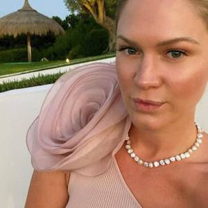 Zofia Ślotała pochwaliła się luksusowym apartamentem z nocy poślubnej. "Budzenie się o 6 rano i łóżko z dwójką dzieci jest mało romantycznea"