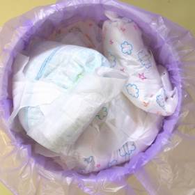 Mieszkańcy Lublina wściekli. Pod stopniałym śniegiem zużyte pampersy 