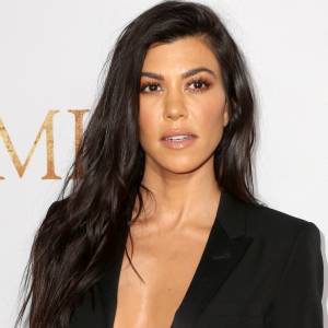 Kourtney Kardashian w namiętnym pocałunku z Travisem Barkerem. "Jak w niebie"