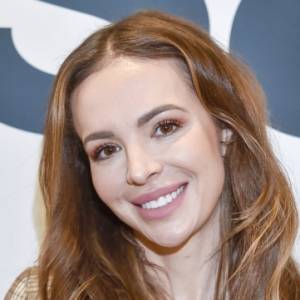 Anna Wendzikowska w kusym bikini w lodowatej wodzie. Dziennikarka też została morsem