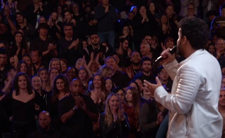 Fenomenalny występ 27-latka nagrodzony "złotym przyciskiem"! Mężczyzna zmierzył się z przebojem Whitney Houston [WIDEO]