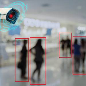 Zamiast do toalety może pójść do więzienia. Jego wybryk nagrały kamery