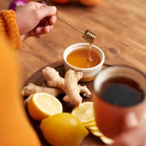 Nie dodawaj cytryny do gorącej herbaty! Powód może zaskoczyć