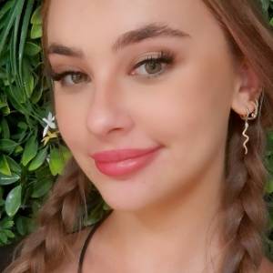 Wiktoria z "Love Island" okryła ciało ręcznikiem. Uczestniczka show kokietuje na gorących zdjęciach