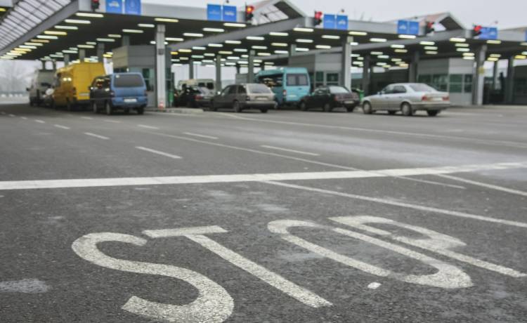 Straż Graniczna udaremniła wywóz kradzionej Tesli za 350 tysięcy złotych! 