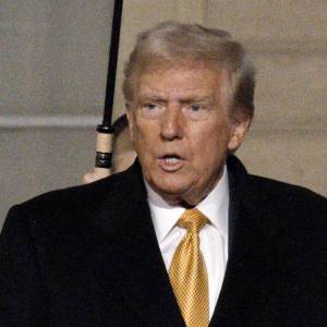 Donald Trump zmienił się nie do poznania? 78-latek zmienił fryzurę!