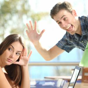 Znasz kogoś, kto unika powitania? Oto co mówi psychologia