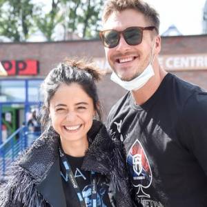 Mikołaj Roznerski "zaobrączkowany"?! Aktor pokazał zaskakujące zdjęcie 