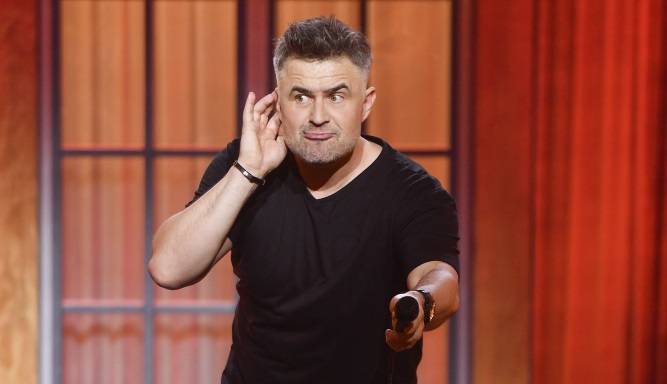 Igor Kwiatkowski zdradził po latach, dlaczego odszedł z kabaretu Paranienormalni. Zaskoczeni? 