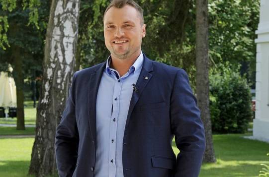 "Rolnik szuka żony". Grzegorz z piątej edycji z nową wybranką! Kim jest tajemnicza piękność?