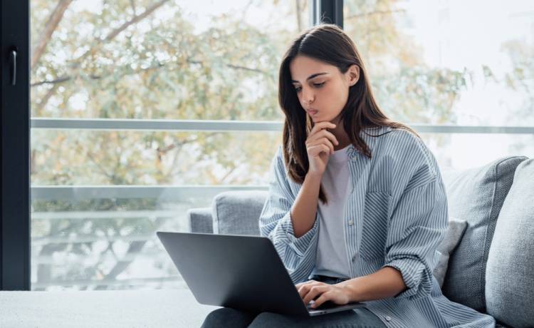 Pilny komunikat banku PKO BP, fot. Shutterstock