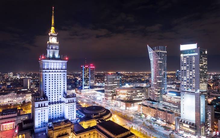 Warszawa: Na Marszałkowskiej rozbłysnął historyczny neon! 