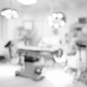 Miliarder zmarł w trakcie operacji powiększania penisa. Dostał zawału serca