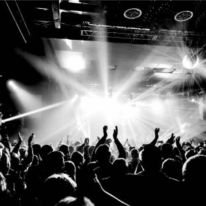 Dolnośląskie. Strzały na koncercie! Zginął 35-latek