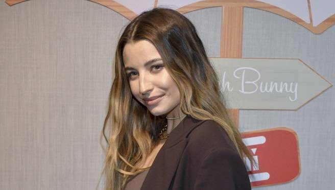 Julia Wieniawa na zdjęciu sprzed lat. Tak pozowała jako mała dziewczynka! 