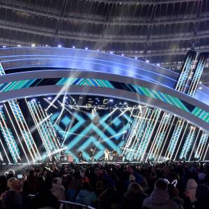 TVP odsłania karty. Wiadomo już, kto poprowadzi „Sylwestra z Dwójką” 