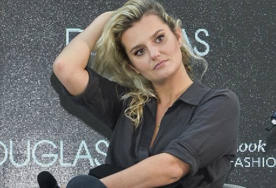 Zborowską zdenerwowało pytanie internautki. Wymownie jej odpowiedziała. "Dziewczyny błagam!"