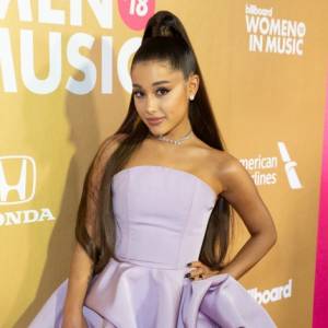 Woskowa figura Ariany Grande skrytykowana przez internautów! "Kto to jest?" - pytają w komentarzach                                      