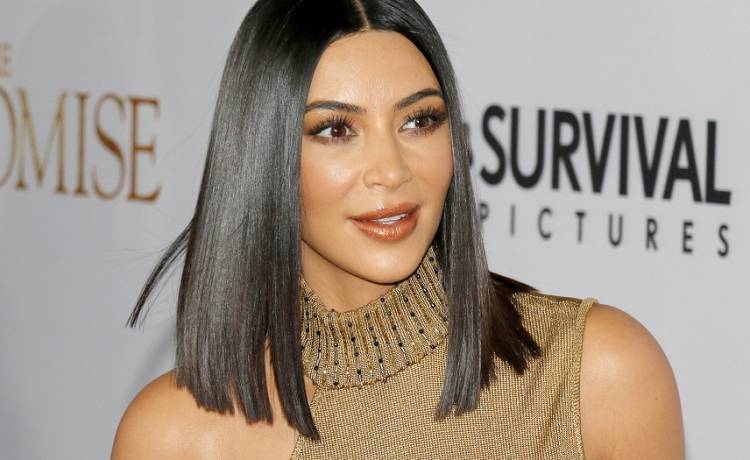 Kim Kardashian zapozowała z 89-letnią babcią. "Bardzo jesteśmy do siebie podobne" [FOTO]