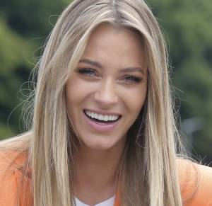 Marcelina Zawadzka na gorącym filmiku. Pokazuje opalony biust w bikini. "Ideał kobiety" [WIDEO]